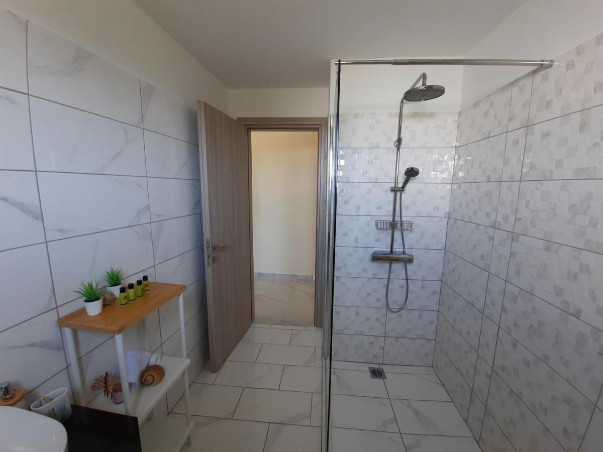 Freesia Grand Sea View Residence 스보로나타 외부 사진